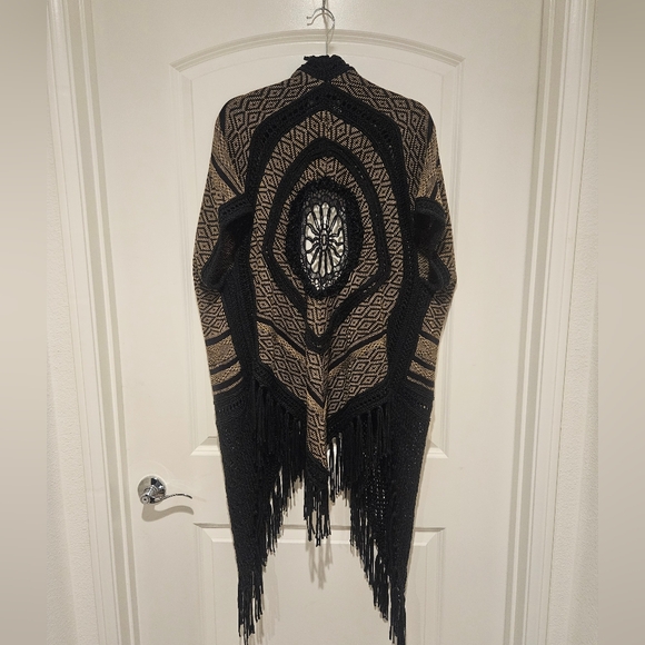 Blu Pepper Crochet Kimono Medium #450 - Picture 2 of 5